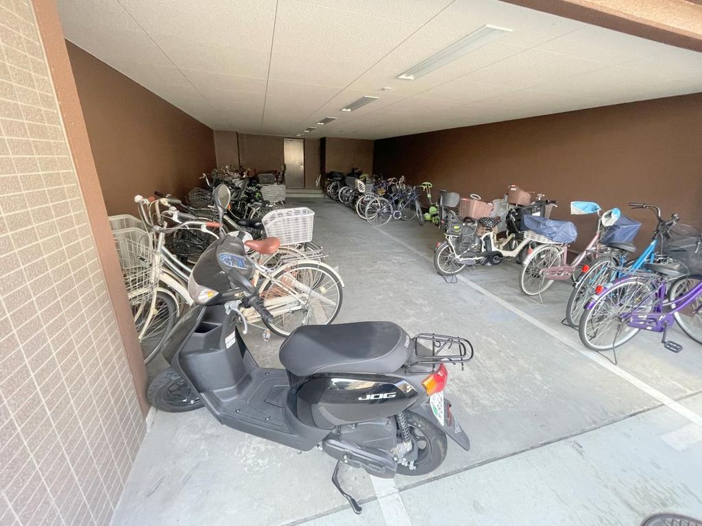 その他共有部分　駐車場