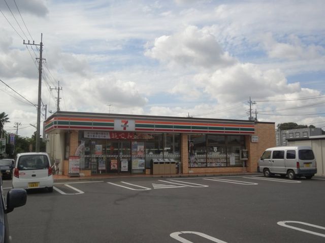コンビニ　セブンイレブン新柏4丁目店（コンビニ）まで612m