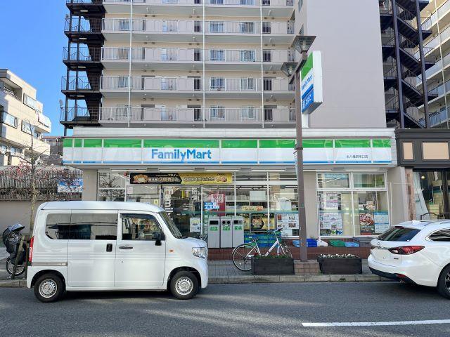 コンビニ　ファミリーマート（コンビニ）まで120m