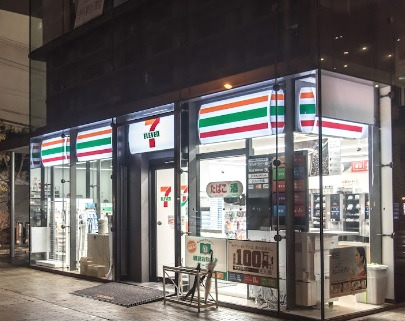 コンビニ　セブン-イレブン 新大阪ブリックビル店（コンビニ）まで410m