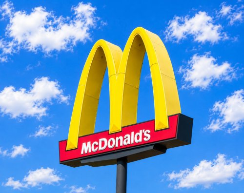 飲食店　マクドナルド 栄大津通店（飲食店）まで953m