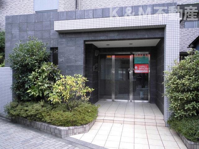 エントランス　清潔なエントランスです