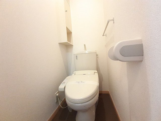 トイレ　清潔感のあるトイレです