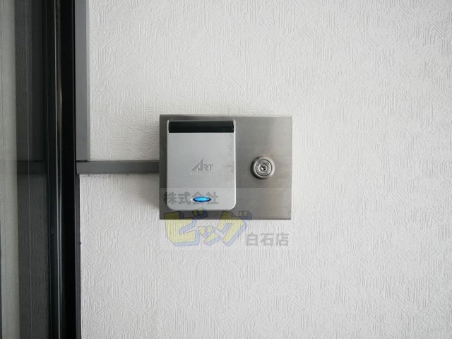 エントランス　セキュリティに配慮しオートロック設備採用です♪