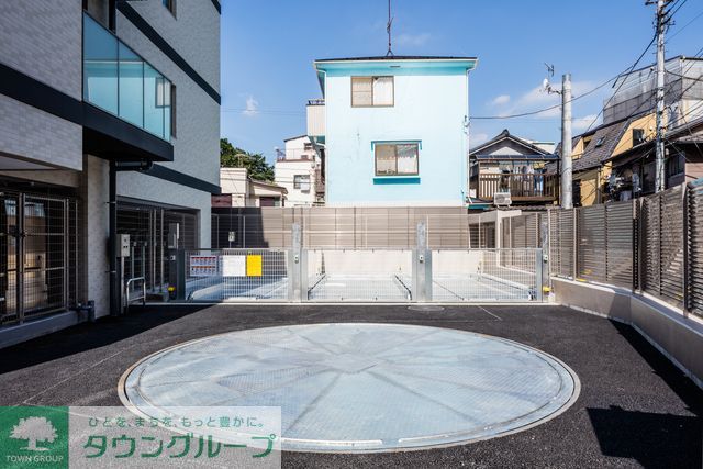 その他共有部分　駐車場2019年6月撮影