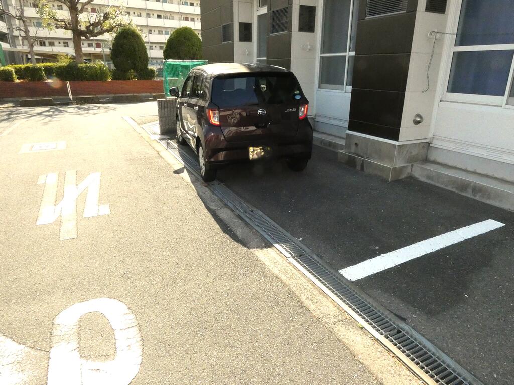 駐車場　敷地内駐車場を完備です☆