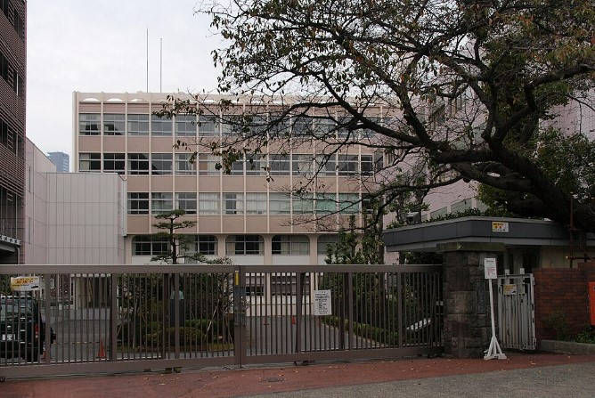 中学校　私立実践女子学園中学校（中学校）まで444m