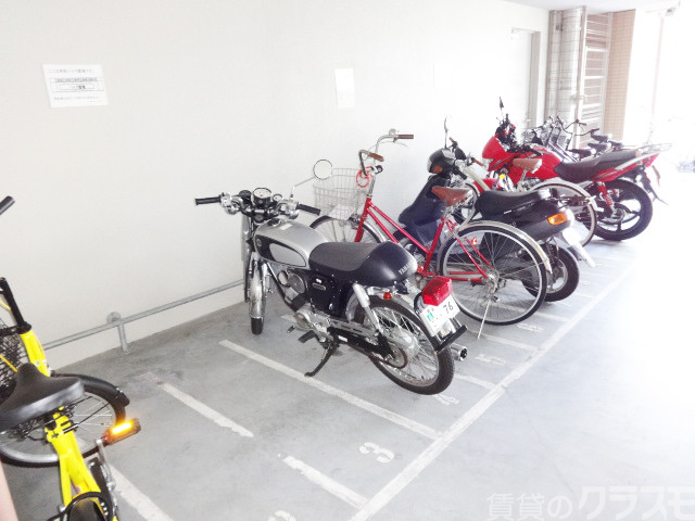 その他共有部分　屋根付き☆自転車は錆び知らずですね！