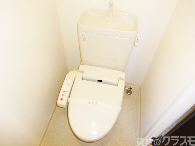 トイレ　温水洗浄便座付き☆今や必需品ですよね☆