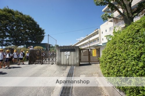 小学校　三郷小学校（小学校）まで899m