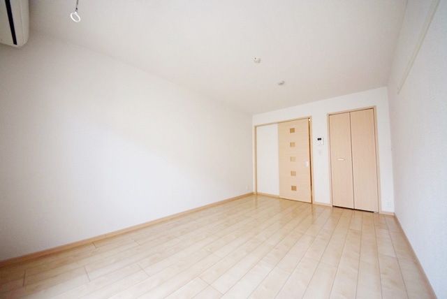 その他部屋・スペース　明るいフローリングのお部屋