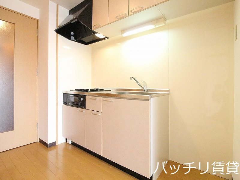 キッチン　画像は同型反転タイプの為、現況を優先いたします。