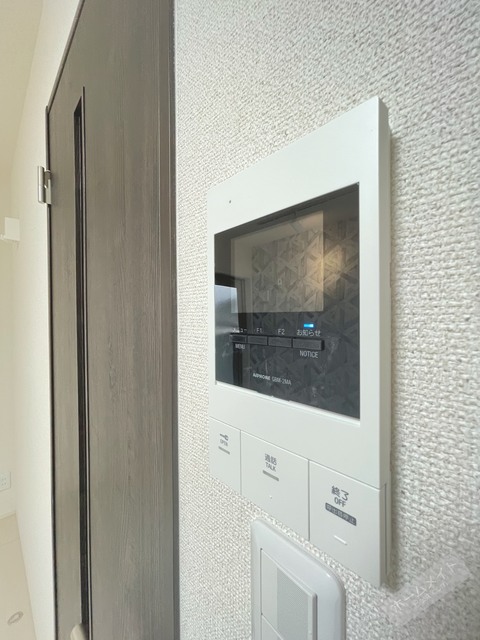 セキュリティ　カラーモニターホンで来訪者を確認できます♪