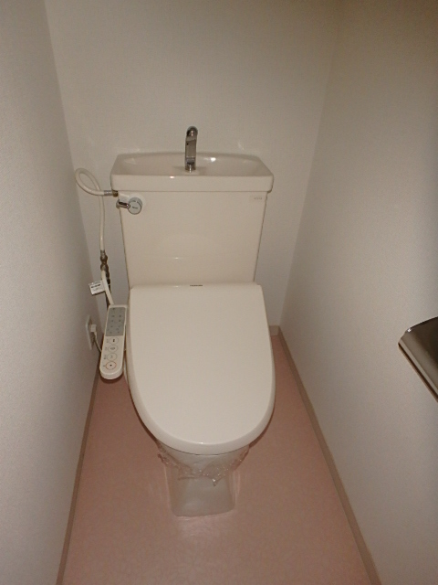 トイレ　シャワートイレ完備