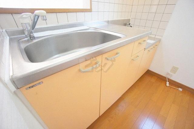 キッチン　※他号室の写真になります。雰囲気のご参考にどうぞ♪