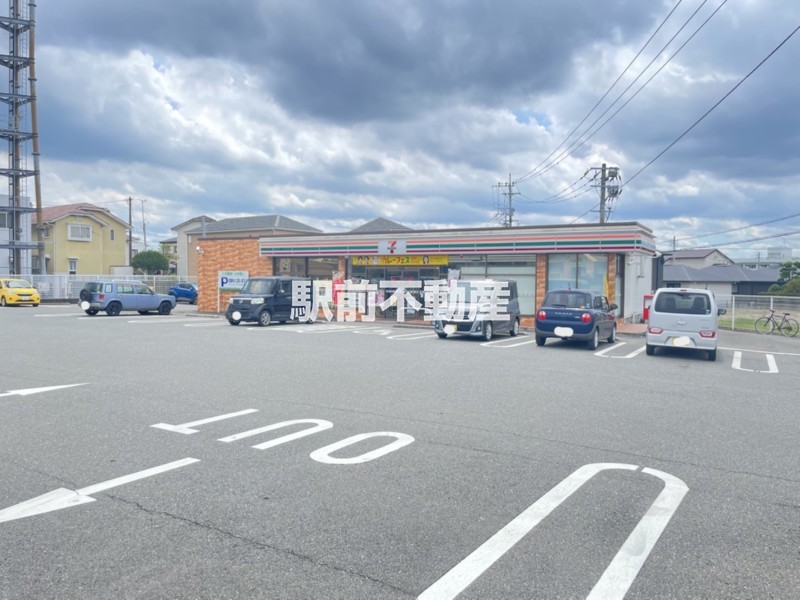 コンビニ　セブンイレブン鳥栖田代大官町店（コンビニ）まで700m