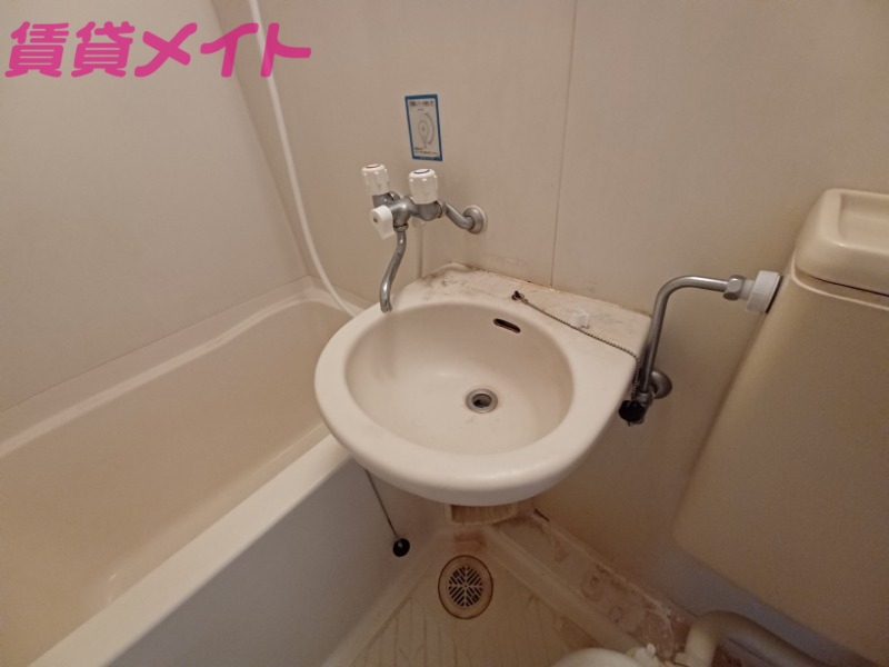 洗面設備　同物件別部屋写真