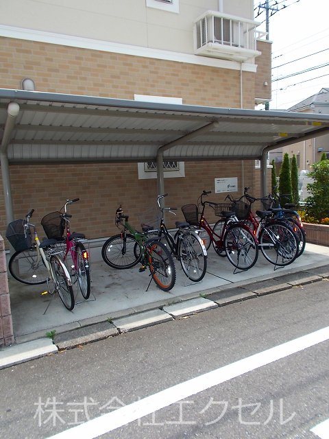 その他共有部分　屋根付の駐輪場です。