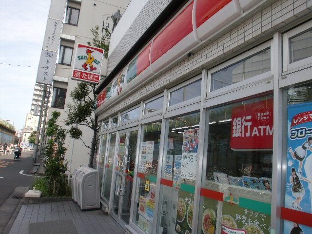 コンビニ　ファミリーマート 墨田両国東口店（コンビニ）まで92m