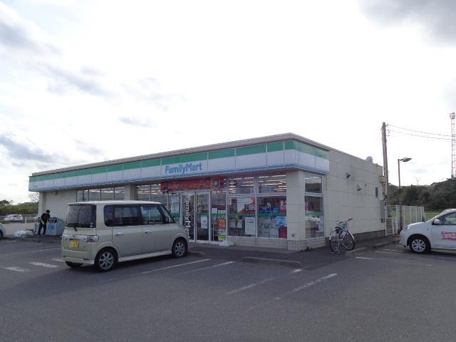 コンビニ　ファミリーマート鹿嶋平井店（コンビニ）まで210m