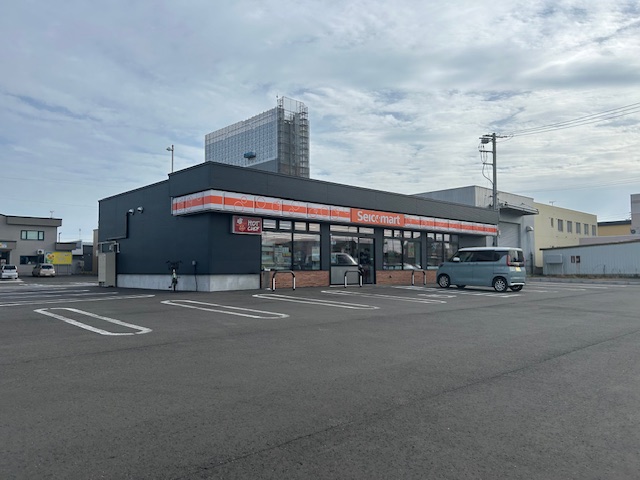 コンビニ　セイコーマート北斗4丁目店（コンビニ）まで958m