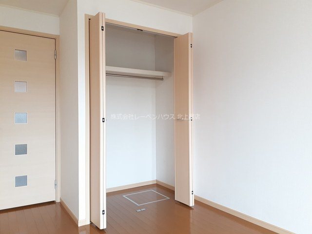 収納　お問合せは048-772-8202