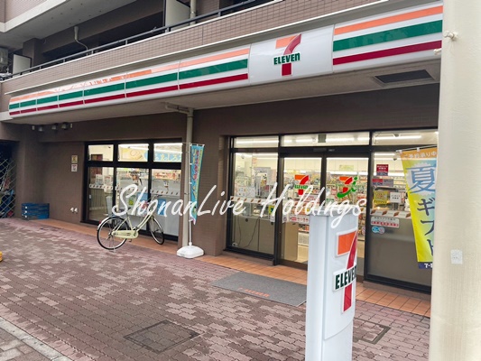 コンビニ　セブン-イレブン 横浜太田町３丁目店（コンビニ）まで26m