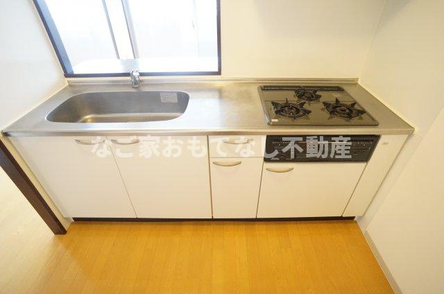 キッチン　※写真は別号室