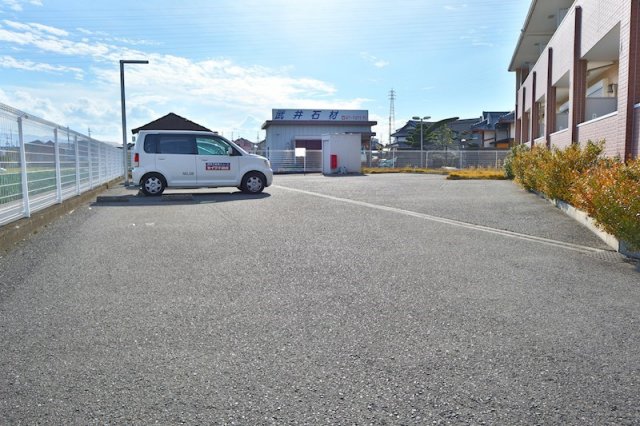 駐車場　駐車場に車を止められます