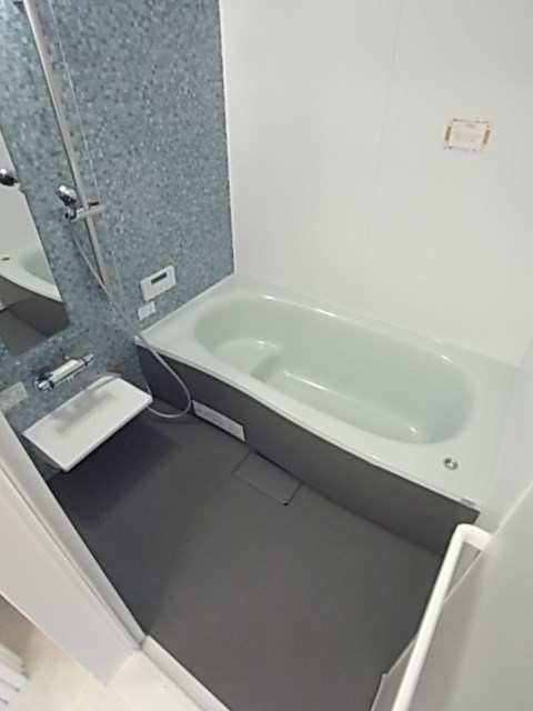 バス・シャワールーム　同施工会社様の類似物件です。