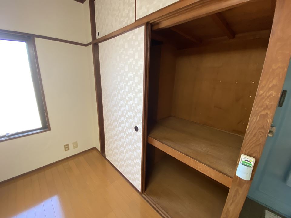 収納　上下２段収納、天袋あります