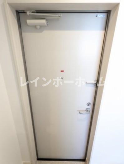 玄関　※建築中のため同施工会社参考写真となります。