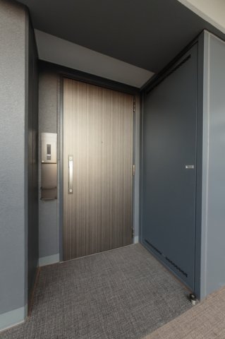 玄関　※写真は同タイプ住戸です。