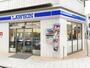 コンビニ　ローソン 金沢八景駅前店（コンビニ）まで560m