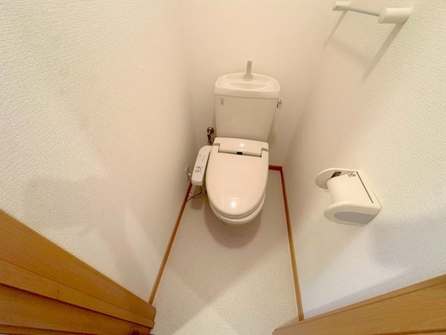 トイレ　清潔感のあるトイレは、誰もがリラックスできる空間です。