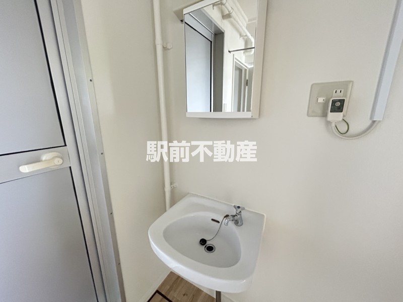 洗面設備　■類似室内イメージ■反転