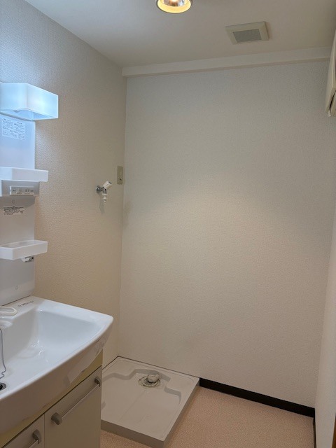 洗面設備　同物件同タイプの別のお部屋の写真です