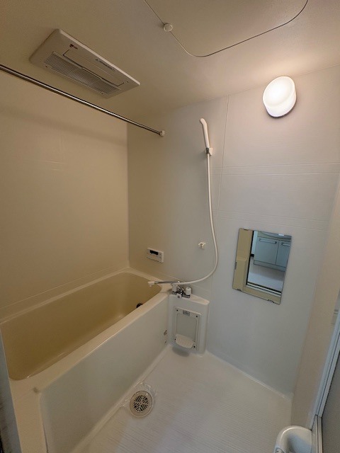バス・シャワールーム　同物件同タイプの別のお部屋の写真です
