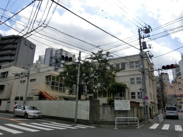幼稚園・保育園　愛隣保育園（幼稚園・保育園）まで296m