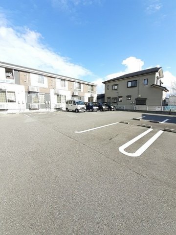 駐車場　駐車スペースもあります