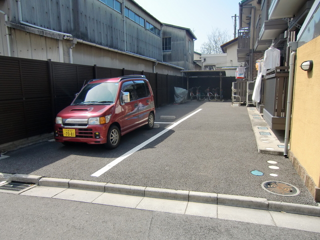 駐車場　駐車場