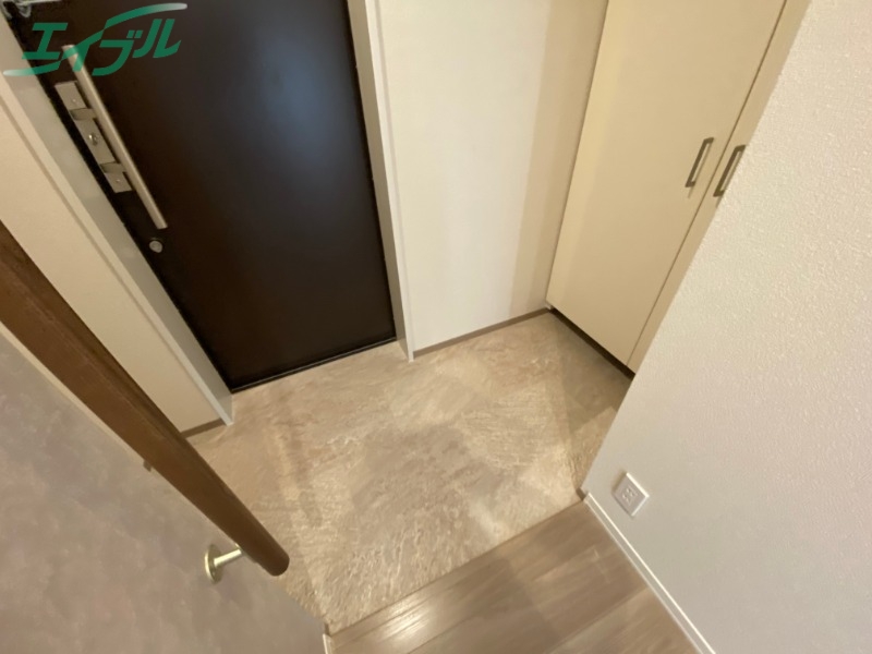 玄関　別部屋参考写真です
