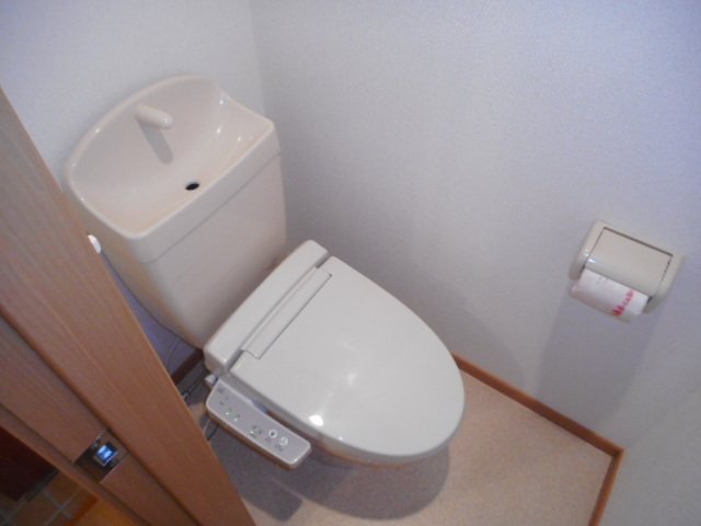 トイレ　コンパクトで使いやすいトイレです