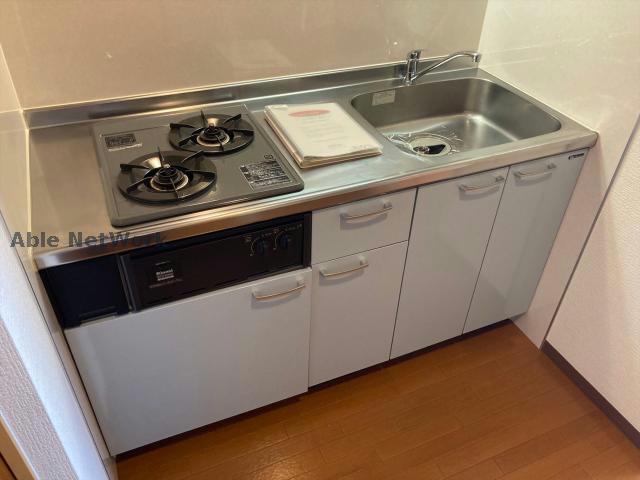 キッチン　※同物件別部屋の写真です。