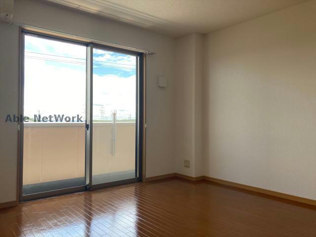 居室・リビング　※同物件別部屋の写真です。