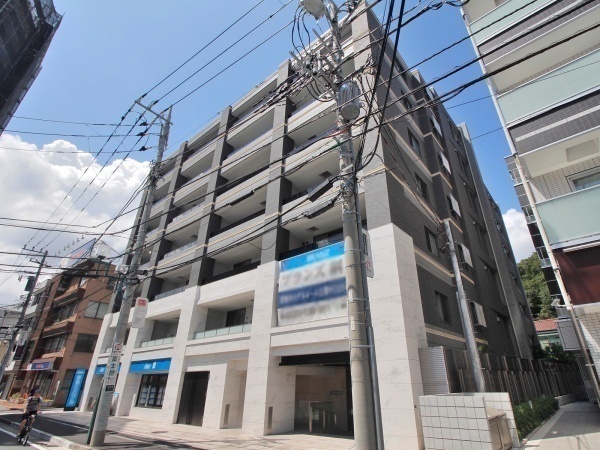 建物外観　駅から徒歩１分です