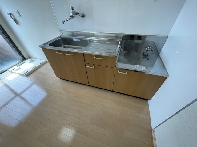 キッチン　別部屋参考用写真