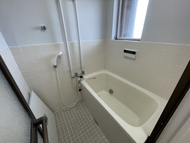 バス・シャワールーム　別部屋参考用写真