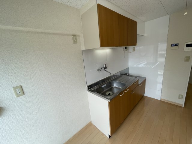 キッチン　別部屋参考用写真
