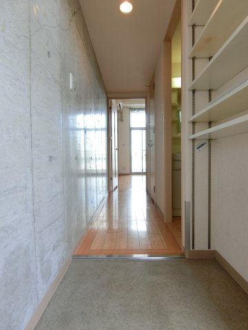 玄関　詳細は、RISUMO江坂本店→06-6155-7137まで♪